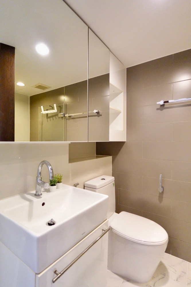 For RentCondoSukhumvit, Asoke, Thonglor : 🎯For rent IDEO MORPH 38 😻Pet-friendly condo 😻Duplex condo IDEO MORPH 38, size 33.6 sq m, high ceiling, fully furnished, ready to move in, common area has a swimming pool, fitness room, convenient location in the heart of the city, Sukhumvit 38, near BTS T