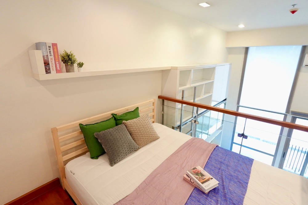 For RentCondoSukhumvit, Asoke, Thonglor : 🎯For rent IDEO MORPH 38 😻Pet-friendly condo 😻Duplex condo IDEO MORPH 38, size 33.6 sq m, high ceiling, fully furnished, ready to move in, common area has a swimming pool, fitness room, convenient location in the heart of the city, Sukhumvit 38, near BTS T