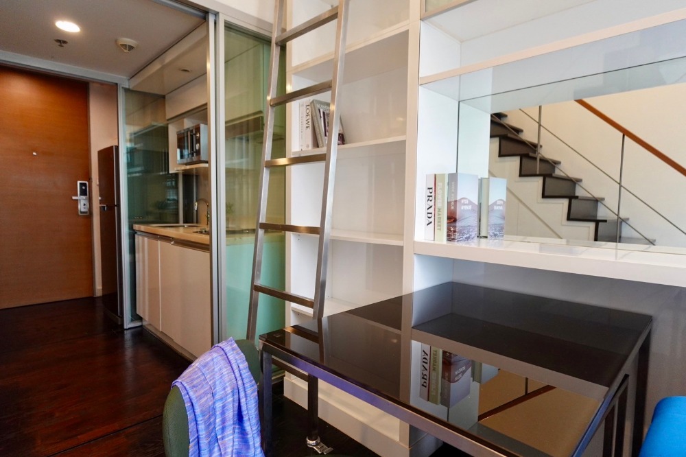 For RentCondoSukhumvit, Asoke, Thonglor : 🎯For rent IDEO MORPH 38 😻Pet-friendly condo 😻Duplex condo IDEO MORPH 38, size 33.6 sq m, high ceiling, fully furnished, ready to move in, common area has a swimming pool, fitness room, convenient location in the heart of the city, Sukhumvit 38, near BTS T