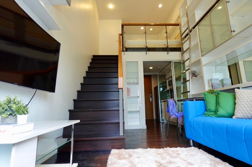 For RentCondoSukhumvit, Asoke, Thonglor : 🎯For rent IDEO MORPH 38 😻Pet-friendly condo 😻Duplex condo IDEO MORPH 38, size 33.6 sq m, high ceiling, fully furnished, ready to move in, common area has a swimming pool, fitness room, convenient location in the heart of the city, Sukhumvit 38, near BTS T