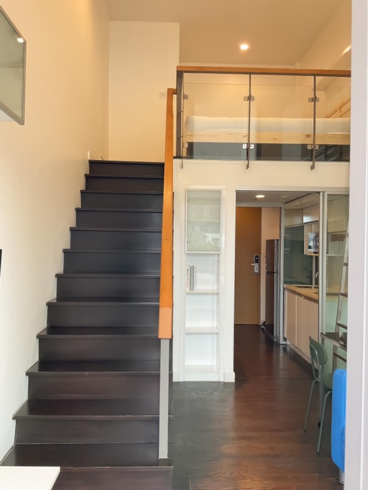 For RentCondoSukhumvit, Asoke, Thonglor : 🎯For rent IDEO MORPH 38 😻Pet-friendly condo 😻Duplex condo IDEO MORPH 38, size 33.6 sq m, high ceiling, fully furnished, ready to move in, common area has a swimming pool, fitness room, convenient location in the heart of the city, Sukhumvit 38, near BTS T