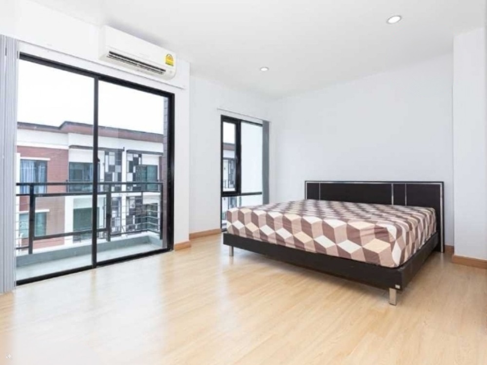 For SaleTownhomeBangna, Bearing, Lasalle : Fully furnished house, ready to move in, price lower than cost.