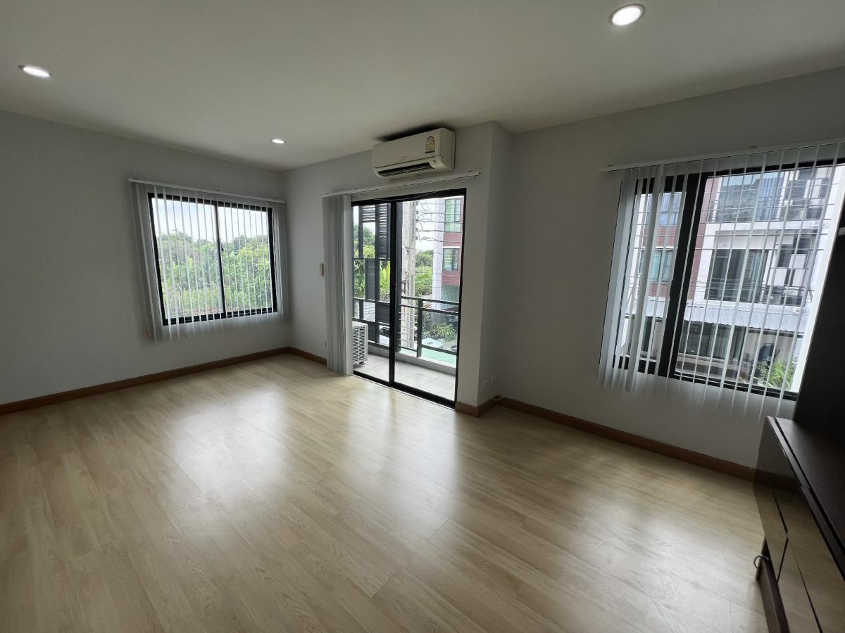 For SaleTownhomeBangna, Bearing, Lasalle : Fully furnished house, ready to move in, price lower than cost.