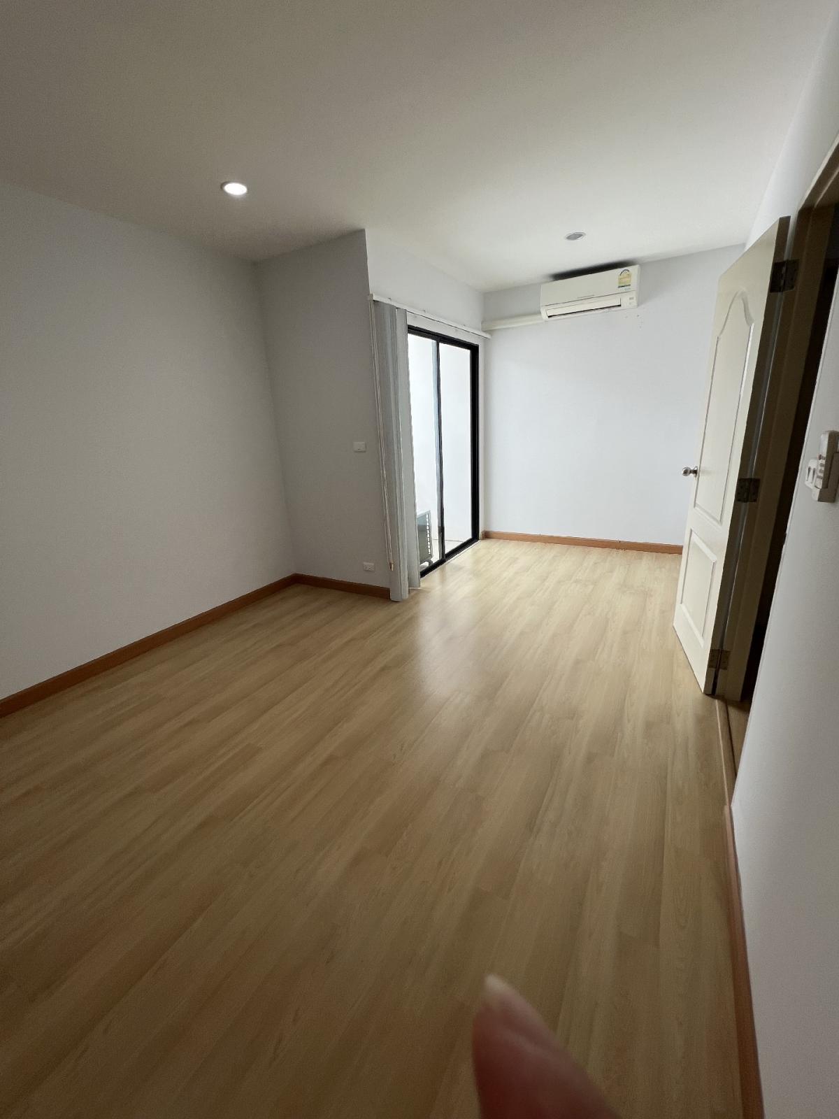 For SaleTownhomeBangna, Bearing, Lasalle : Fully furnished house, ready to move in, price lower than cost.