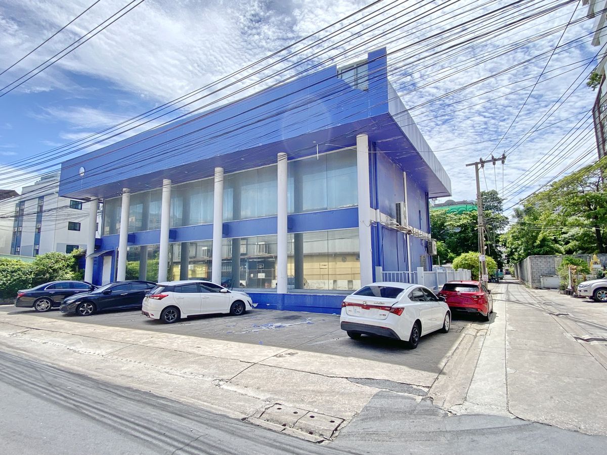 ขายสำนักงานรัชดา ห้วยขวาง : HK0186😊 For RENT ให้เช่า Office Building อาคารสำนักงาน 2 ชั้น,🚪2 ห้องโถง🚄ใกล้ MRT ห้วยขวาง🏢รัชดา Ratchada🔔พื้นที่บ้าน:100ตร.วา🔔พื้นที่ใช้สอย:450ตร.ม.💲เช่า:250,000฿ 📞065-9423251,O99-5919653✅LineID:@newnormal