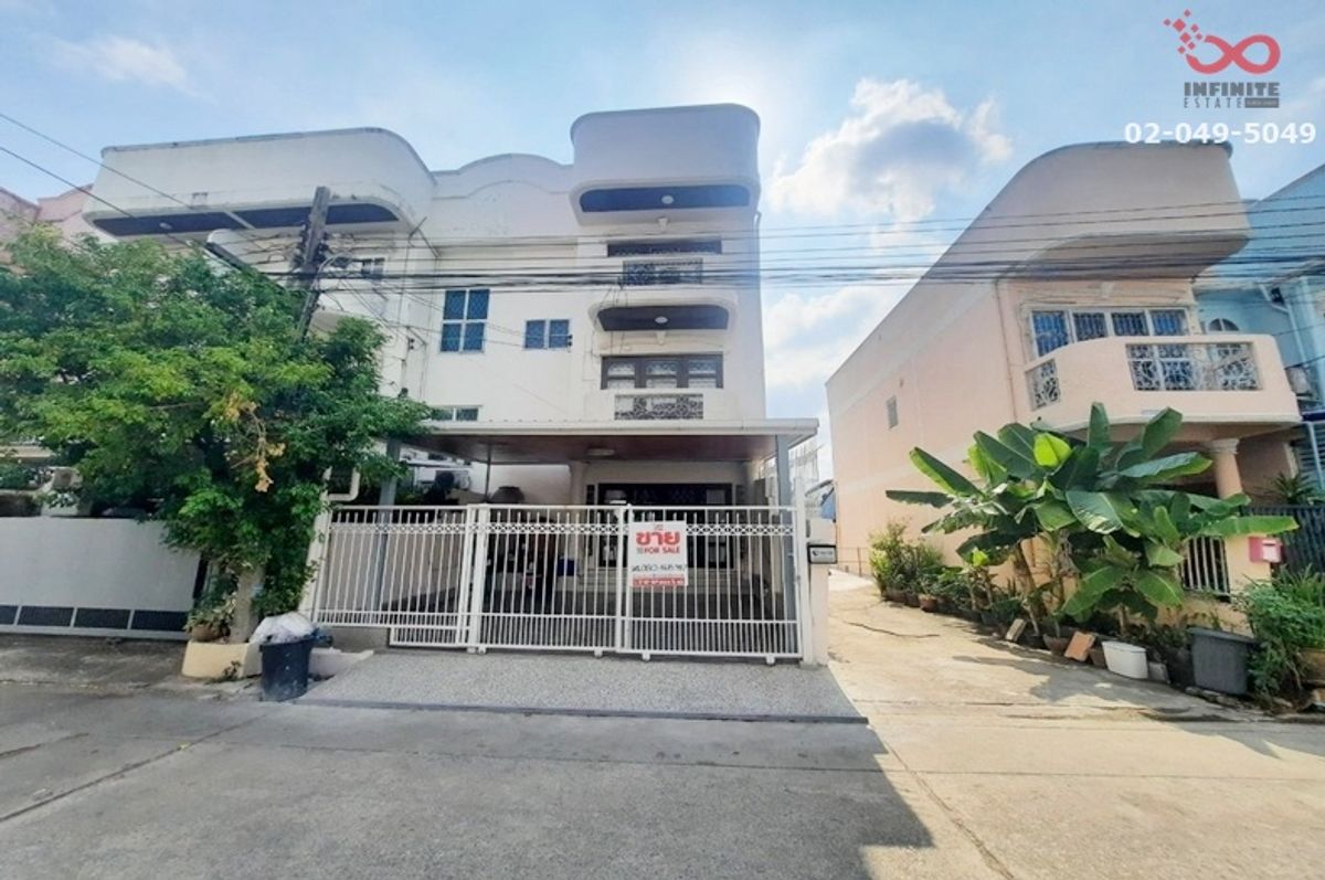 For SaleTownhomeYothinpattana,CDC : Townhouse for sale, 3 floors, area 26 square wah, Pradit Manutham Road, Soi Lat Phrao 84