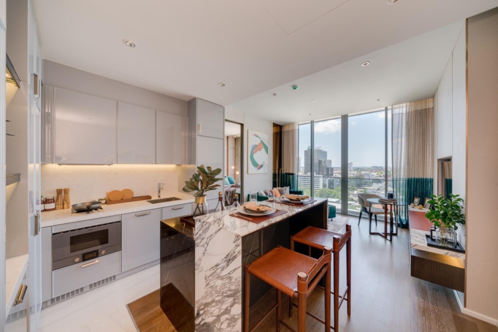 For SaleCondoSukhumvit, Asoke, Thonglor : ● Prime Location ● 10++ floor 60.88 sq.m. | 1 Bed Fully furnished | Near BTS Phrom Phong 2 mins, Emporium 2 mins