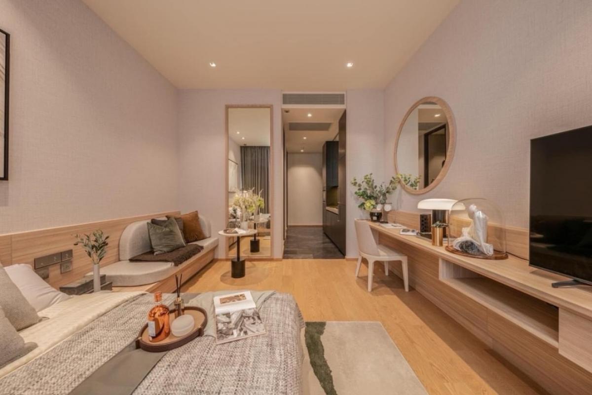 ขายคอนโดวิทยุ ชิดลม หลังสวน : 📢👇 Reasonable, affordable, worth owning or investing at 28 Chidlom one, just opposite Central Chidlom, Central Embassy, near Central World