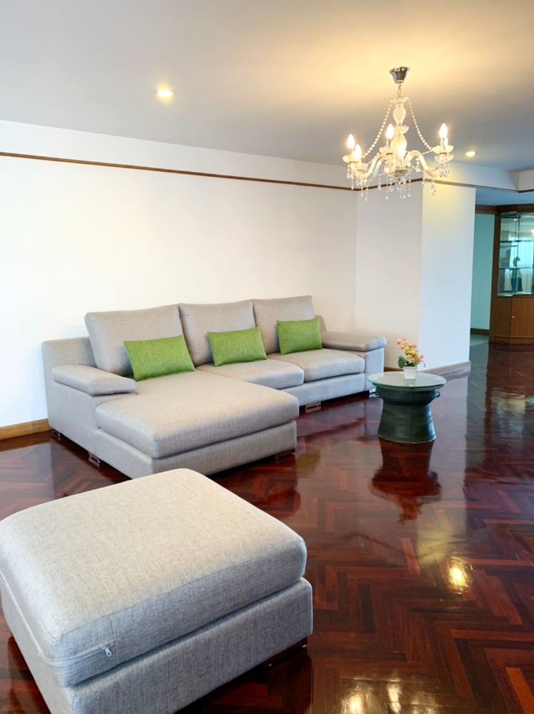 ให้เช่าคอนโดนานา : Pet-Friendly Apartment 3 Bed 220 sqm, 12 mins walk to BTS Nana 65,000 per month