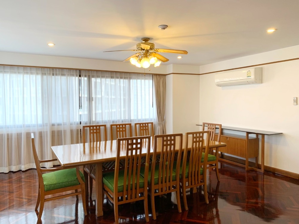 ให้เช่าคอนโดนานา : Pet-Friendly Apartment 3 Bed 220 sqm, 12 mins walk to BTS Nana 65,000 per month