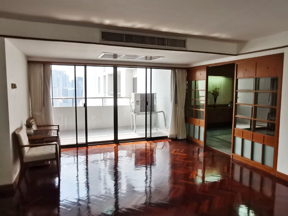 ให้เช่าคอนโดนานา : Pet-Friendly Apartment 3 Bed 220 sqm, 12 mins walk to BTS Nana 65,000 per month