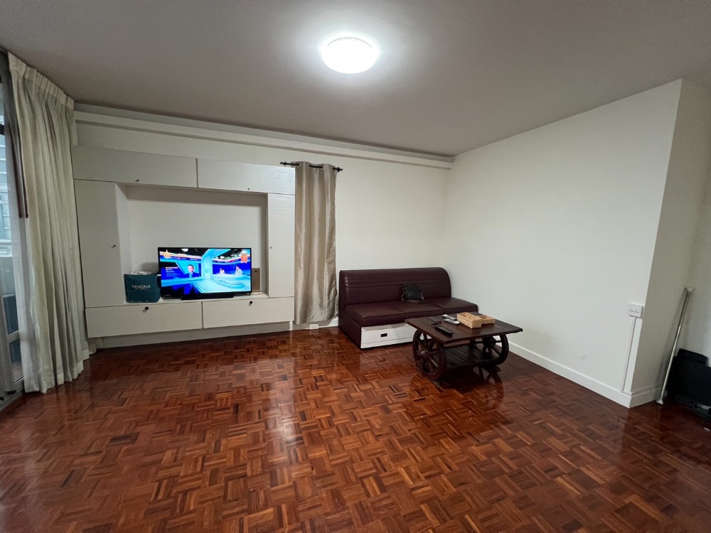 A2060962 ให้เช่า คอนโด เลควิว คอนโดมิเนียม ขนาด 100 ตร.ม ชั้น 13C Loading...