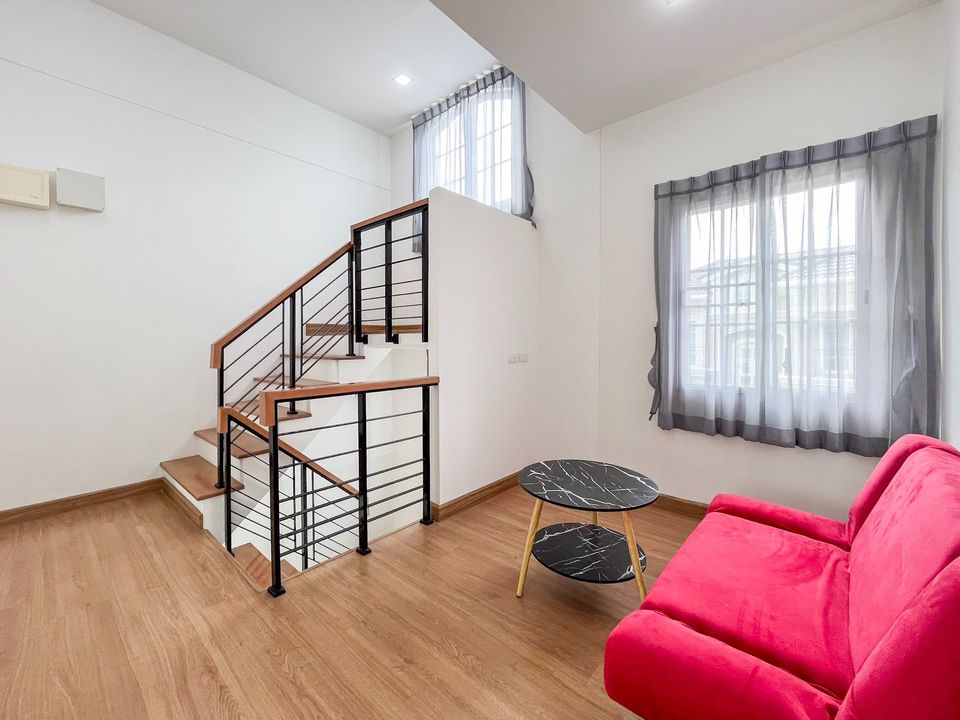 For RentHouseThaphra, Talat Phlu, Wutthakat : House for rent with furniture, Golden Neo Sathorn Village (Golden Neo Sathorn), 2-storey house, 3 bedrooms, 4 bathrooms, fully furnished, ready to move in, near Sathorn 10 minutes and BTS Wutthakat