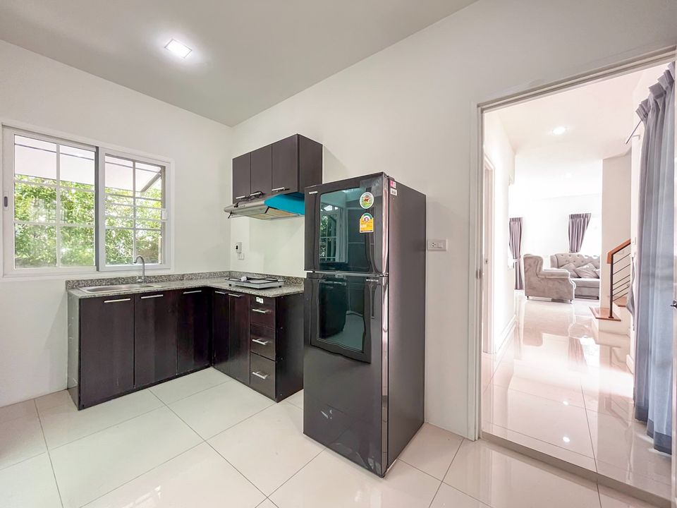 For RentHouseThaphra, Talat Phlu, Wutthakat : House for rent with furniture, Golden Neo Sathorn Village (Golden Neo Sathorn), 2-storey house, 3 bedrooms, 4 bathrooms, fully furnished, ready to move in, near Sathorn 10 minutes and BTS Wutthakat