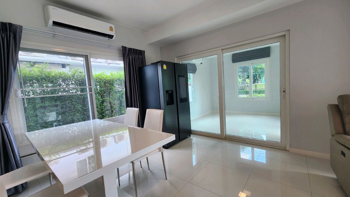 For RentHouseNawamin, Ramindra : Single house for rent, 3 bedrooms, Chaiyaphruek Village, Ram Intra-Chatuchak Expressway, corner house, nice to live in, can park two cars, large garden, view of the central garden