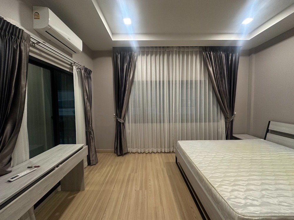 For RentTownhomePattaya, Bangsaen, Chonburi : For rent: 2-storey townhouse, modern style, Huai Yai, Pattaya