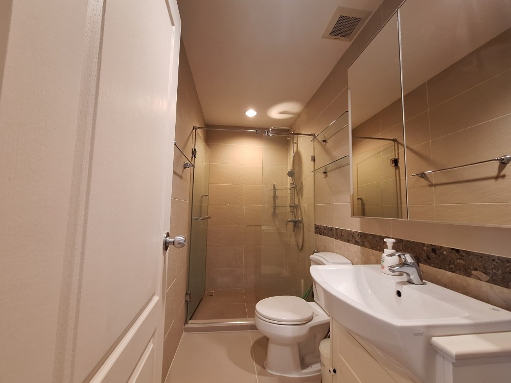 ขายคอนโดอารีย์ อนุสาวรีย์ : ขายคอนโดเดอะ เครสท์ พหลโยธิน11 ขนาด 46.69 ตร.ม. ชั้น24 วิวเมือง ตกแต่งพร้อมเข้าอยู่