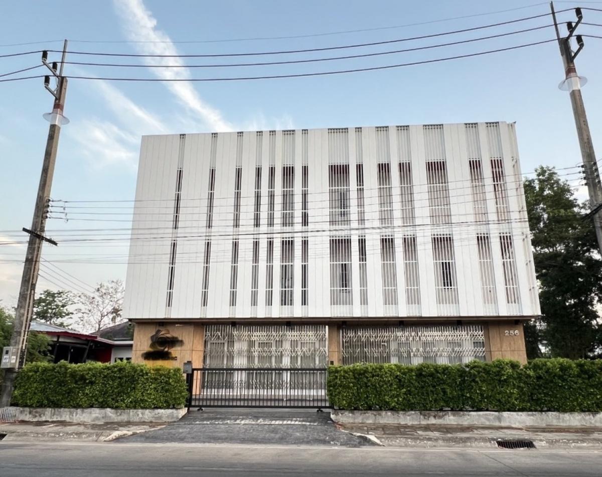 ให้เช่าอาคารพาณิชย์หาดใหญ่ สงขลา : ตึกใหม่  3 ชั้น ให้เช่า ทำเลทอง นวลแก้ว หาดใหญ่ เหมาะทำคลินิก สปา