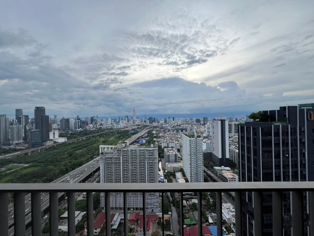 For SaleCondoRama9, Petchburi, RCA : Condo for sale Life Asoke-Rama 9, high floor, open view, 2 bedrooms, fully furnished, ready to move in, near MRT Rama 9, only 300 m.