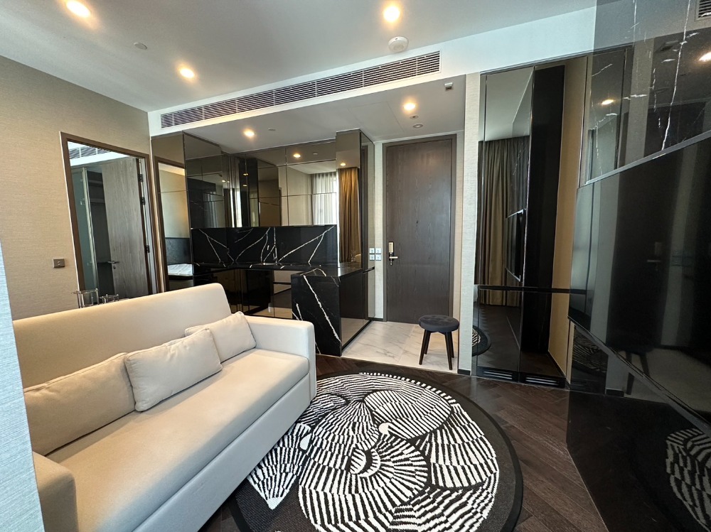 ขายคอนโดสุขุมวิท อโศก ทองหล่อ : The Esse Sukhumvit 36 - Exclusive 1 Bed Condo for Sale!
