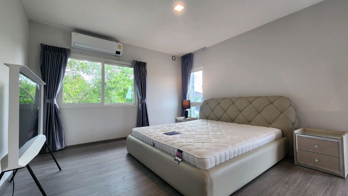 For RentHouseNawamin, Ramindra : Single house for rent, 3 bedrooms, Chaiyaphruek Village, Ram Intra-Chatuchak Expressway, corner house, nice to live in, can park two cars, large garden, view of the central garden