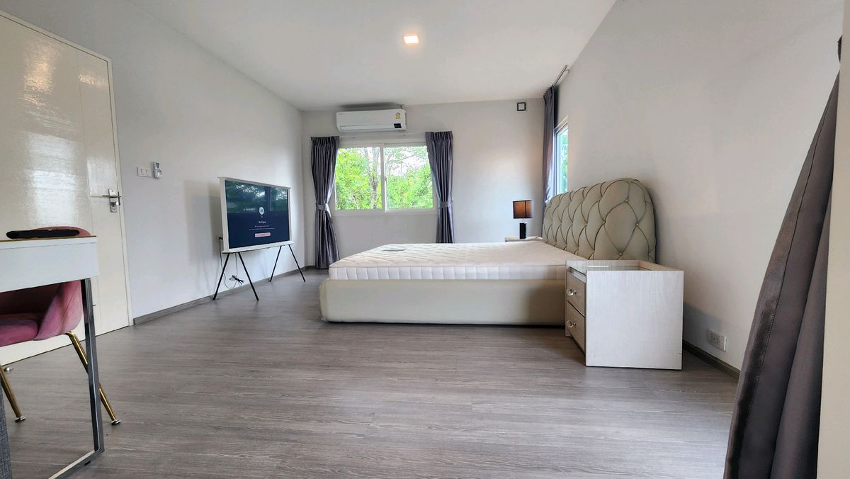 For RentHouseNawamin, Ramindra : Single house for rent, 3 bedrooms, Chaiyaphruek Village, Ram Intra-Chatuchak Expressway, corner house, nice to live in, can park two cars, large garden, view of the central garden