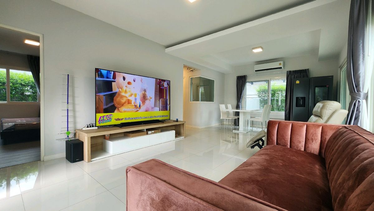 For RentHouseNawamin, Ramindra : Single house for rent, 3 bedrooms, Chaiyaphruek Village, Ram Intra-Chatuchak Expressway, corner house, nice to live in, can park two cars, large garden, view of the central garden