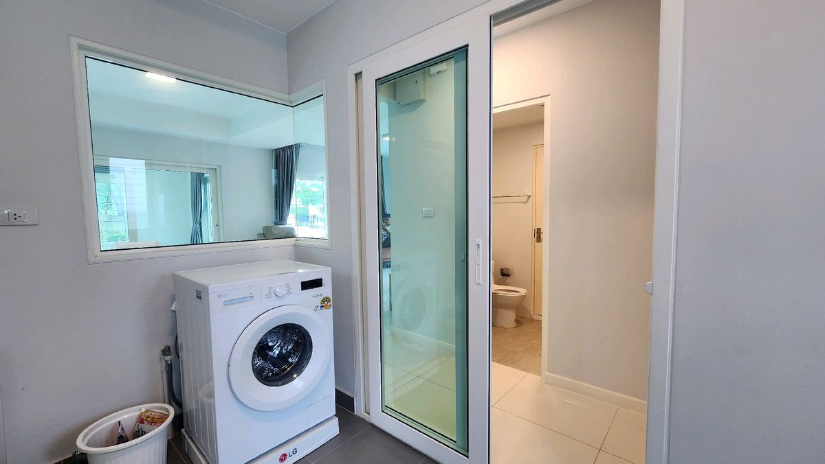 For RentHouseNawamin, Ramindra : Single house for rent, 3 bedrooms, Chaiyaphruek Village, Ram Intra-Chatuchak Expressway, corner house, nice to live in, can park two cars, large garden, view of the central garden