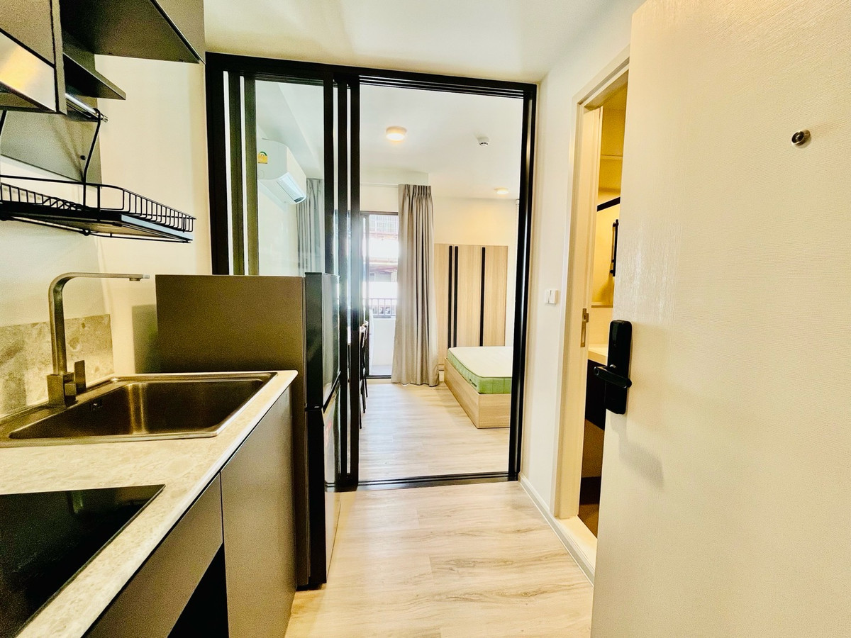 ให้เช่าคอนโด : ให้เช่าคอนโดใหม่ ติด MRT ห้วยขวางเพียง 350 เมตร คอนโดใหม่ใกล้รถไฟฟ้า ใกล้ถนนใหญ่ ใจกลางรัชดา เข้าซอยรัชดา 12 เพียง 80 เมตร พร้อมเข้าอยู่ เดินทางสะดวกมากๆ