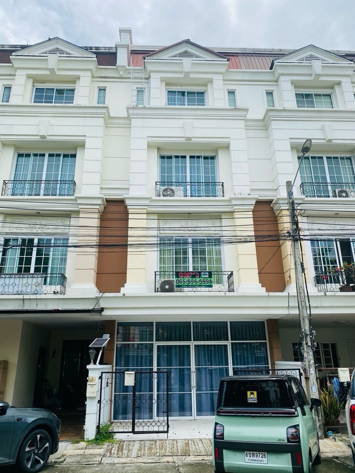 ให้เช่าทาวน์โฮมบางนา แบริ่ง ลาซาล : For  Rent ให้เช่า 38,000 บาท ทาวน์เฮ้าส์ 4 ชั้น พร้อมอยู่ โครงการพลัส พาร์คอเวนิว ลาซาล-สุขุมวิท105