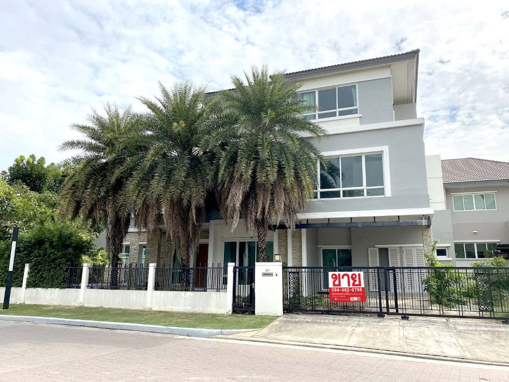 For SaleHousePattanakan, Srinakarin : Luxury house, promotional price! Grand Bangkok Boulevard Rama 9-Srinakarin 101.3 sq m., 5 bedrooms, 7 bathrooms, has a swimming pool