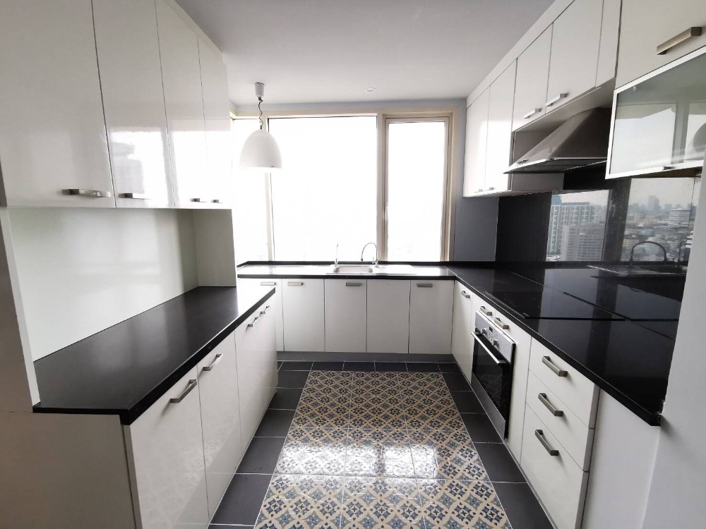 For RentCondoSukhumvit, Asoke, Thonglor : Hampton Thonglor 10, Pet-Friendly 4 Bedroom 140,000 per month