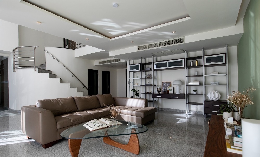 For RentCondoOnnut, Udomsuk : Newly Renovated Apartment — Duplex 2 Beds Pet Allowed 75,000 per month