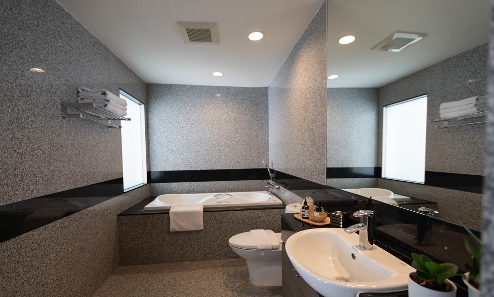 For RentCondoOnnut, Udomsuk : Newly Renovated Apartment — Duplex 2 Beds Pet Allowed 75,000 per month