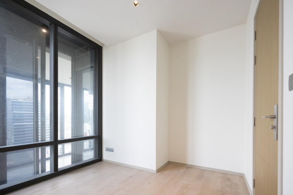 For SaleCondoSilom, Saladaeng, Bangrak : 📢👇 The perfect living experience in the heart of Silom.Easily traveling pass many routes, near Silom Complex, unblocked city view