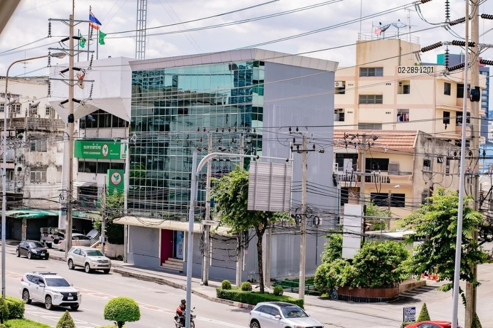 ให้เช่าสำนักงานพระราม 3 สาธุประดิษฐ์ : H0459😊 For RENT ให้เช่า อาคารพาณิชย์ Commercial Building 5 ชั้น🚪5 ห้องนอน🚄ใกล้ Terminal 21 Rama 3🏢พระราม 3 Rama 3🔔พื้นที่บ้าน:50.00ตร.วา🔔พื้นที่ใช้สอย:400.00ตร.ม.💲เช่า:280,000฿☏O65-9423251,O99-5919653♙LINE:@newno