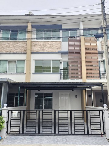 ขายทาวน์โฮมเกษตร นวมินทร์ ลาดปลาเค้า : ขายทาวน์โฮม ทาวน์พลัส เกษตร-นวมินทร์ 20 ตร.ว 3 ชั้น รีโนเวทใหม่ พร้อมอยู่