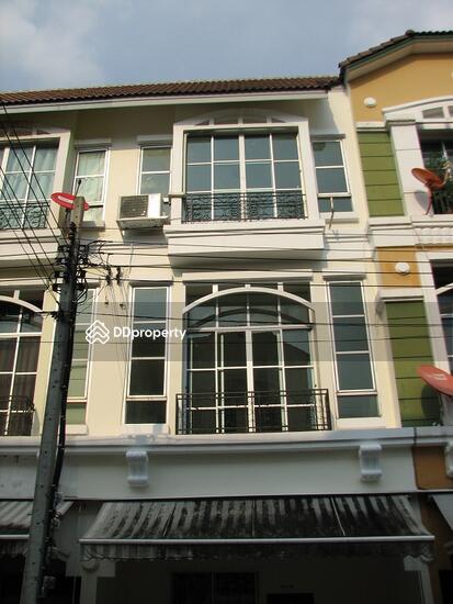 ให้เช่าทาวน์โฮมโชคชัย4 ลาดพร้าว71 : ให้เช่า ทาวน์เฮ้าส์ 3 ชั้น หมู่บ้านกลางเมือง ลาดพร้าว71โครงการ2 นาคนิวาส11 ปรับปรุงใหม่