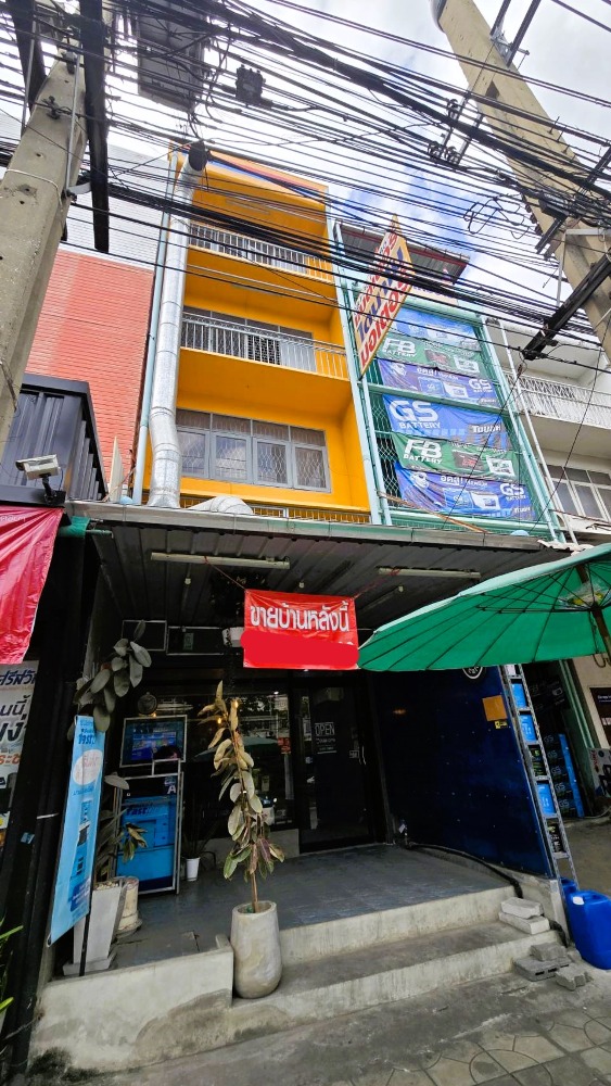 For SaleShop HouseEakachai, Bang Bon : Located on the main road, Ekachai! Very good location! Urgent sale!! 5-storey commercial building, entrance to Soi Ekachai 42, Bang Bon, 20 sq m., convenient transportation, suitable for business, trading, investment or residential use.
