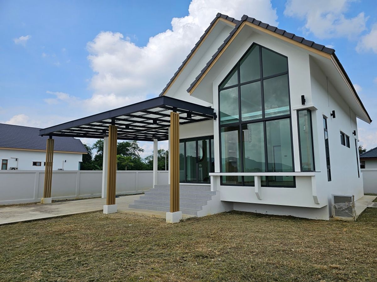 ขายบ้านหัวหิน ประจวบคีรีขันธ์ : บ้านเดี่ยวหลังใหญ่ 120 ตารางวา สี่แยกปราณบุรี