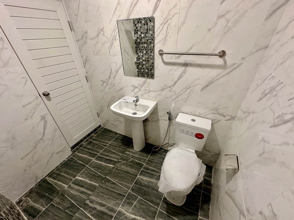 For SaleTownhomePathum Thani,Rangsit, Thammasat : TownHouse for Sale Soi Phayom 1, 3 Bedroom 25 Sqw Newly Built Near Phaholyothin, Nawanakorn, Talad Thai, Thammasart, Rangsit, Wang Noi : EL24S-042