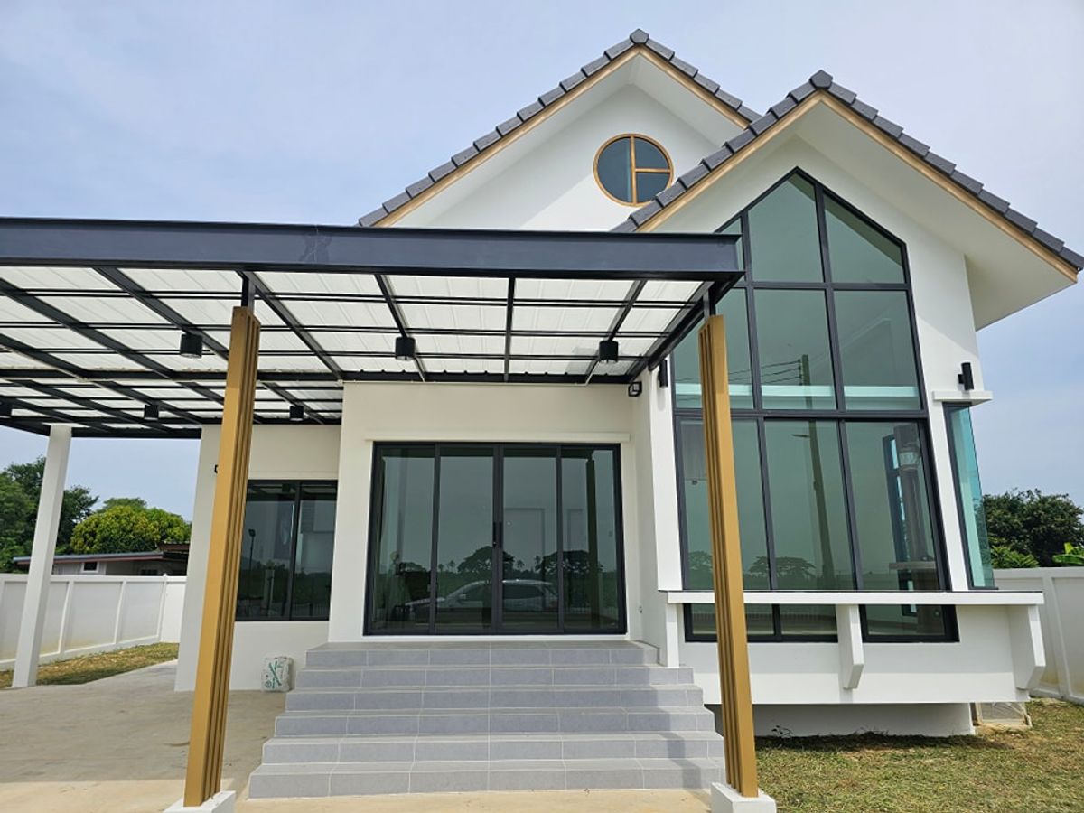 For SaleHouseHuahin, Prachuap Khiri Khan, Pran Buri : Single-story large detached house 480 Square meters Pranburi Town