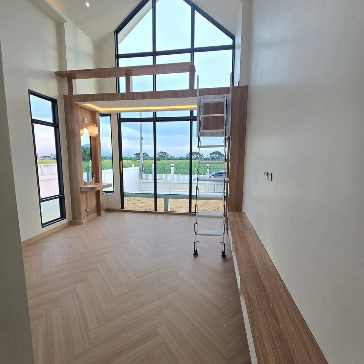 ขายบ้านหัวหิน ประจวบคีรีขันธ์ : บ้านเดี่ยวหลังใหญ่ 120 ตารางวา สี่แยกปราณบุรี