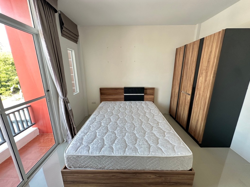 For RentTownhomeRayong : Line: @zimple_asset Modern Townhome for Rent - Ban Chang, Rayong. Located near U-Tapao Airport and Map Ta Phut Industrial Estate, small pets allowed, with short-term monthly leases available.
