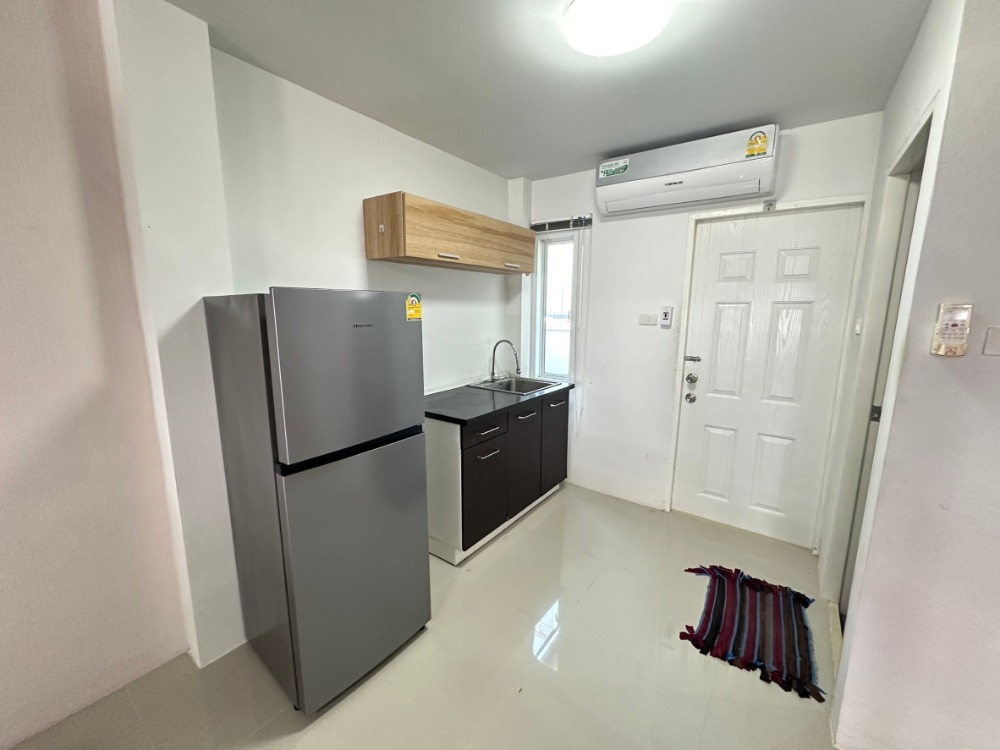 For RentTownhomeRayong : Line: @zimple_asset Modern Townhome for Rent - Ban Chang, Rayong. Located near U-Tapao Airport and Map Ta Phut Industrial Estate, small pets allowed, with short-term monthly leases available.
