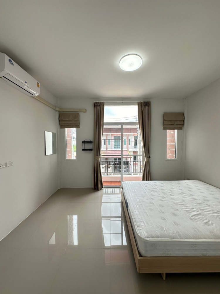 For RentTownhomeRayong : Line: @zimple_asset Modern Townhome for Rent - Ban Chang, Rayong. Located near U-Tapao Airport and Map Ta Phut Industrial Estate, small pets allowed, with short-term monthly leases available.