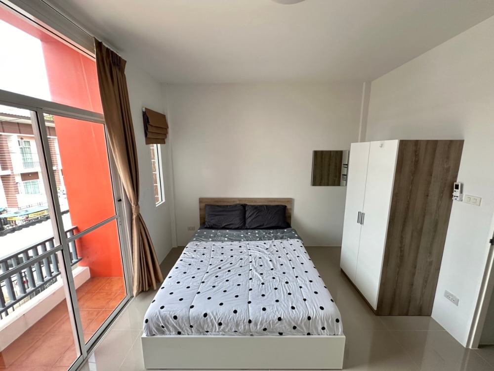 For RentTownhomeRayong : Line: @zimple_asset Modern Townhome for Rent - Ban Chang, Rayong. Located near U-Tapao Airport and Map Ta Phut Industrial Estate, small pets allowed, with short-term monthly leases available.