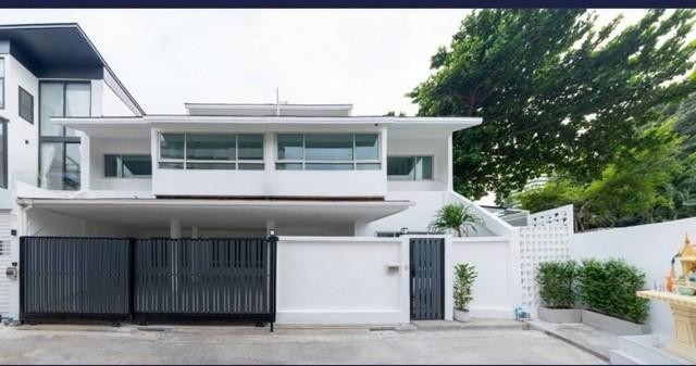 For SaleHouseSukhumvit, Asoke, Thonglor : Code C6473 House for sale, 3-storey townhouse, good location in the heart of the city, Sukhumvit, near BTS Asoke
