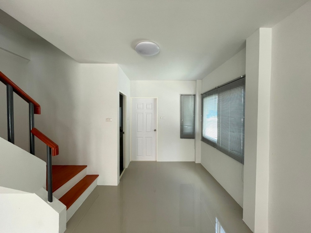 For RentTownhomeRayong : Line: @zimple_asset Modern Townhome for Rent - Ban Chang, Rayong. Located near U-Tapao Airport and Map Ta Phut Industrial Estate, small pets allowed, with short-term monthly leases available.