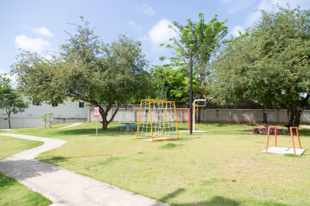 For RentTownhomeRayong : Line: @zimple_asset Modern Townhome for Rent - Ban Chang, Rayong. Located near U-Tapao Airport and Map Ta Phut Industrial Estate, small pets allowed, with short-term monthly leases available.